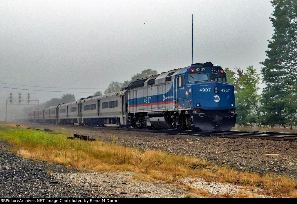 MNCR 4907 on train 1208